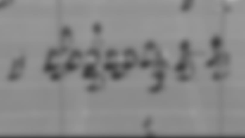 Patrick Mahomes Runs the Option to Convert Fourth Down