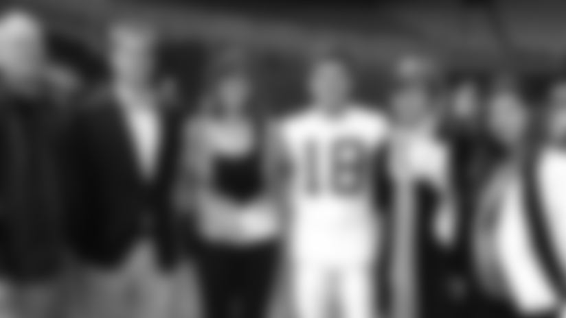 090314-SantosFeature-Family.jpg