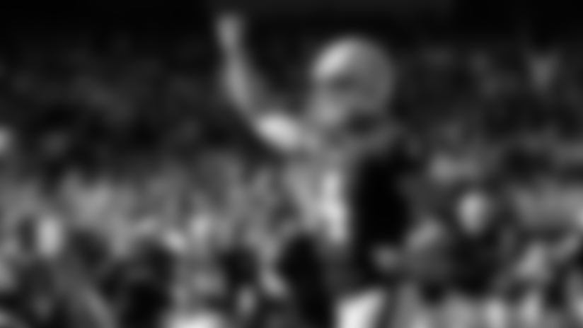 101116-DerekCarr-ia.jpg