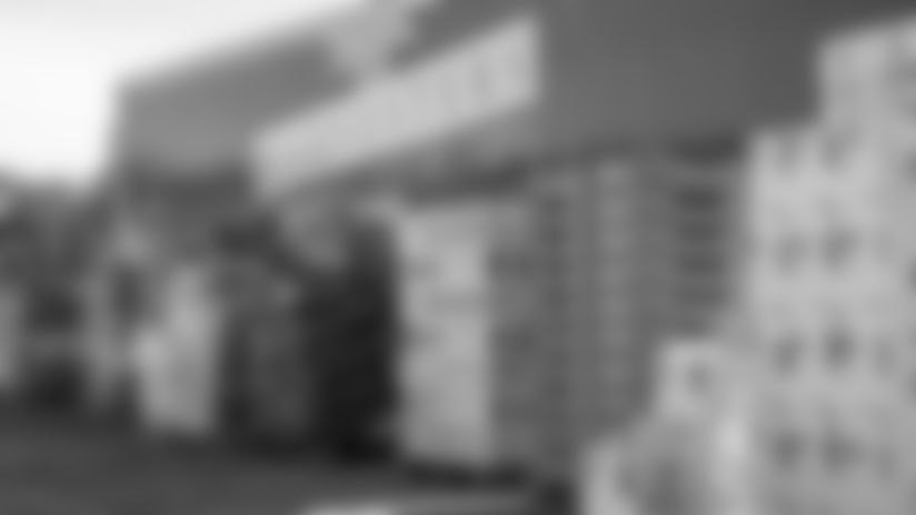 A recap of the United Way Voter Registration and Food Drive Event held at Arrowhead Stadium