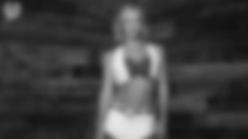 PHOTOS: Cheerleader of the Week: ZHANNA (Uniform)