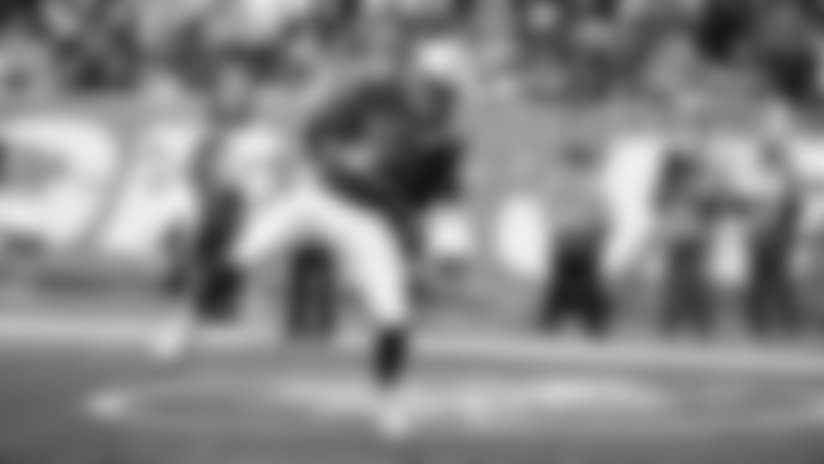 HIGHLIGHT: Andrew Luck finds Erik Swoope in the diagonals for a quick TD