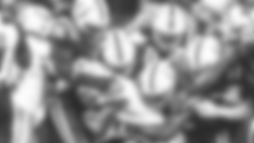112518_ind-mia-tackle