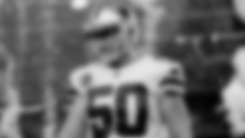 Sean Lee To Officially Retire After 11 Seasons