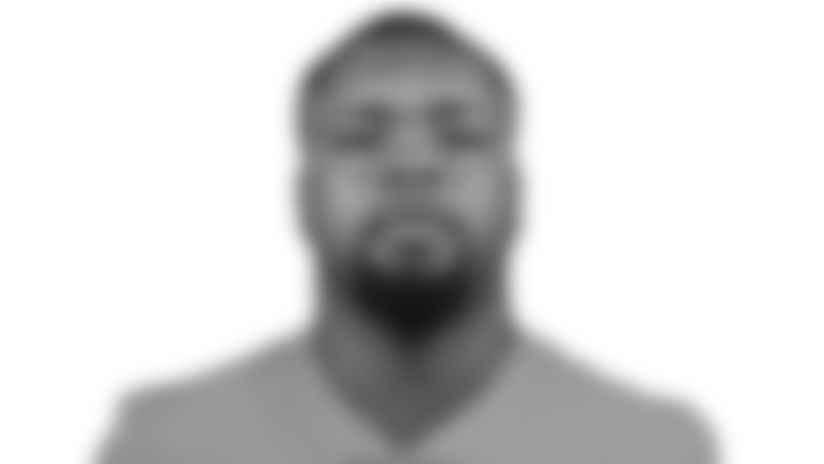 Photo: Headshot - Defensive Tackle Benito Jones