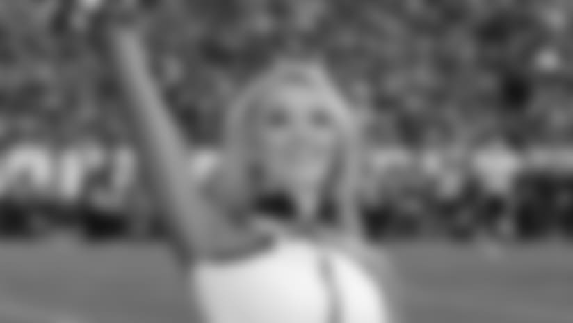Eagles Cheerleaders on Gameday: Carolina Panthers
