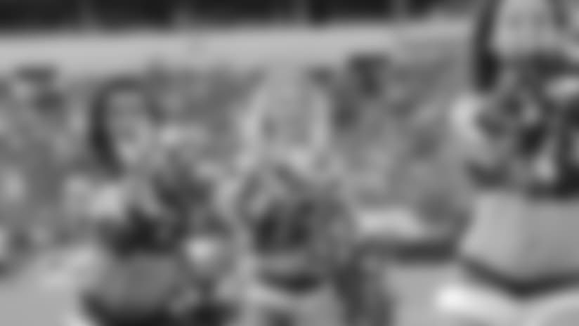 Cheerleaders On Gameday: Pittsburgh Steelers