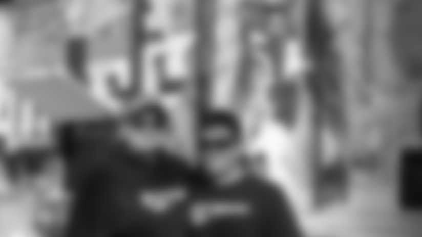615_eagles_life_eaglemobileA_102015.jpg