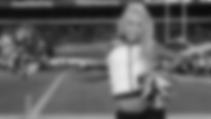 615_pilar_cheerleader_020316.jpg