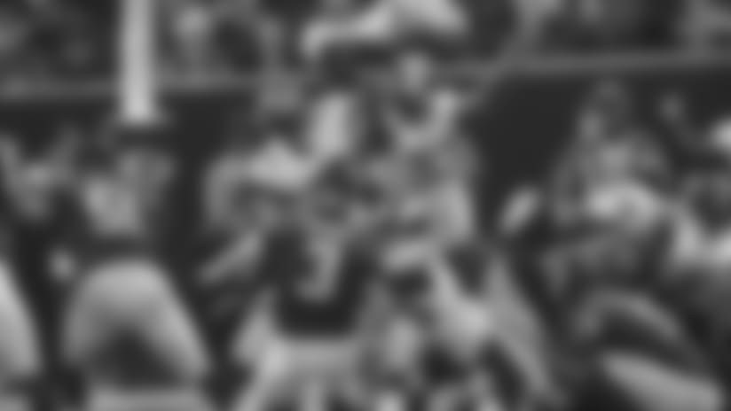 Bryant-kick1204.jpg