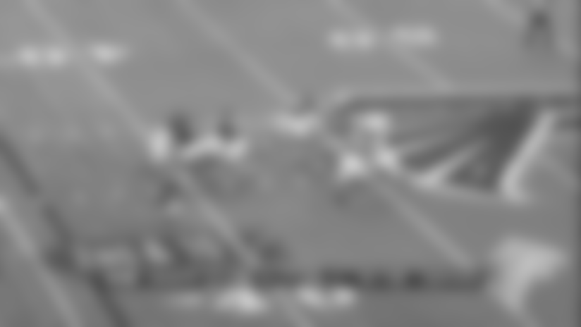 TBvsATL_01_FumbleSequence.gif