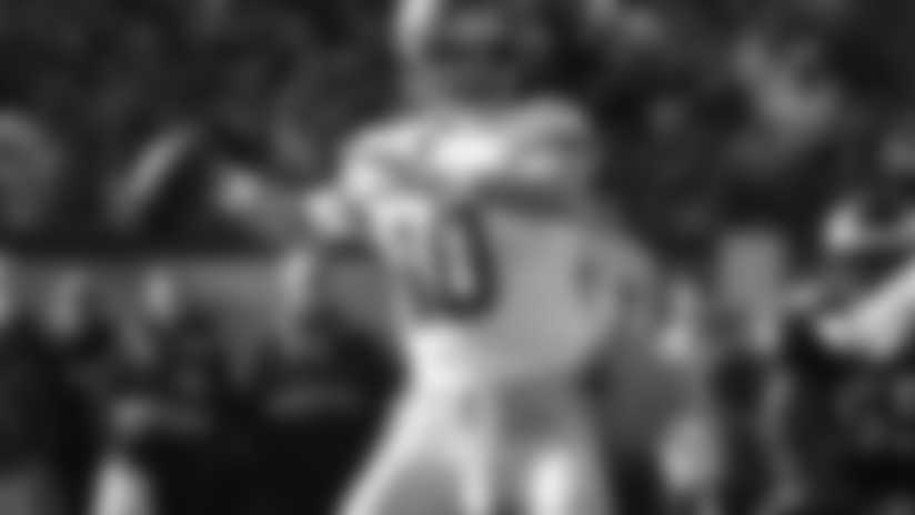 New York Giants quarterback Eli Manning throws a pass during the first half of an NFL football game against the Philadelphia Eagles, Sunday, Nov. 25, 2018, in Philadelphia. (AP Photo/Chris Szagola)