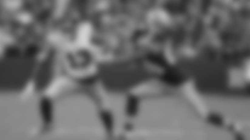 WR ODELL BECKHAM JR.
Odell Beckham Jr. became just the second player in Giants history with 100 receptions in a single season, finishing the year with a total of 101. Steve Smith holds the franchise record with 107 in 2009.