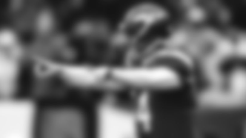E_SZ5_0132-darnold-thumb