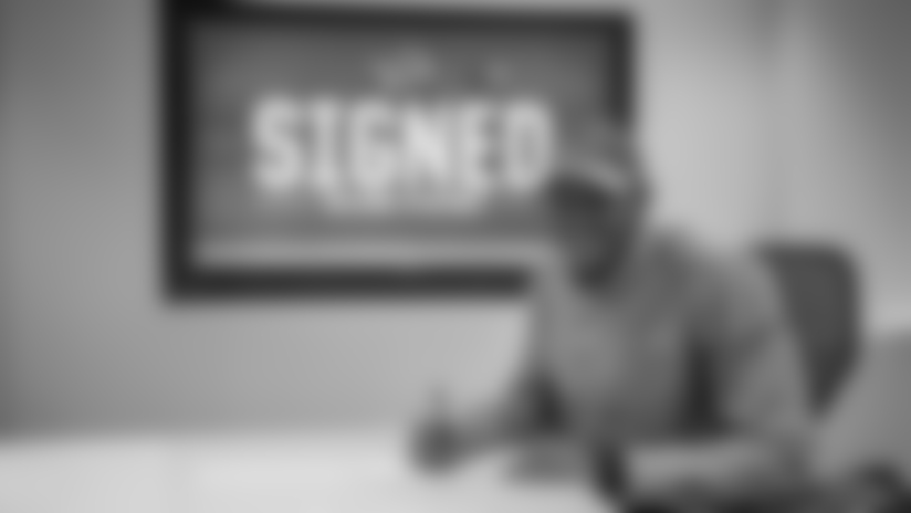 Lions sign free agents OL Oday Aboushi and S Andrew Adams