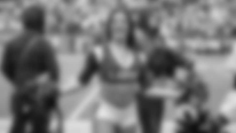DLC captain Mary visits Pro Bowl