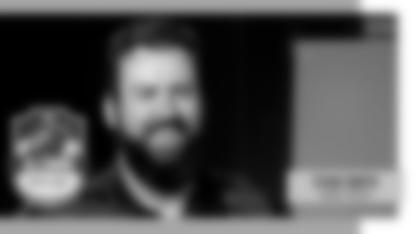 Wayne Larivee sits down with former Green Bay Packers offensive lineman Evan Smith to talk through his journey from Seattle to substitute teaching (5:50), to becoming a Super Bowl champion in the 2010 season (11:10), and eventually settling down in Green Bay (12:20).