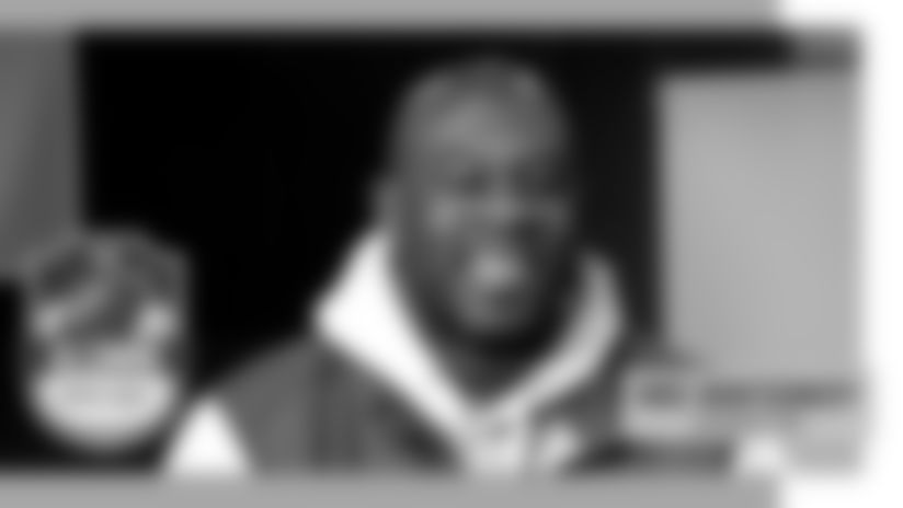 Wayne Larrivee sits down with former Green Bay Packers defensive end Mike Montgomery to reflect on playing for Mike McCarthy and Mike Sherman (3:15), coming back against Seattle in blizzard conditions in '07 (5:30), and his takeaways from football that translate to everyday life (8:23).