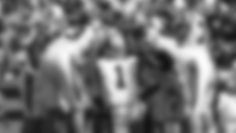 161028_huddle_inside.jpg