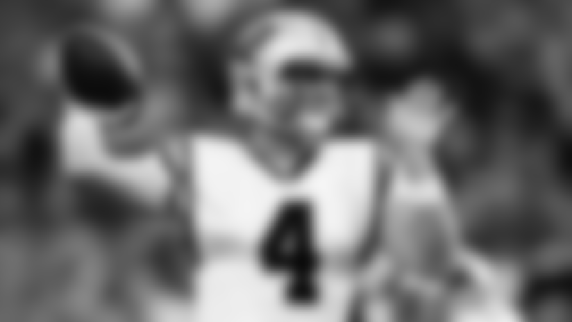 Panthers place Taylor Heinicke on IR, sign Garrett Gilbert