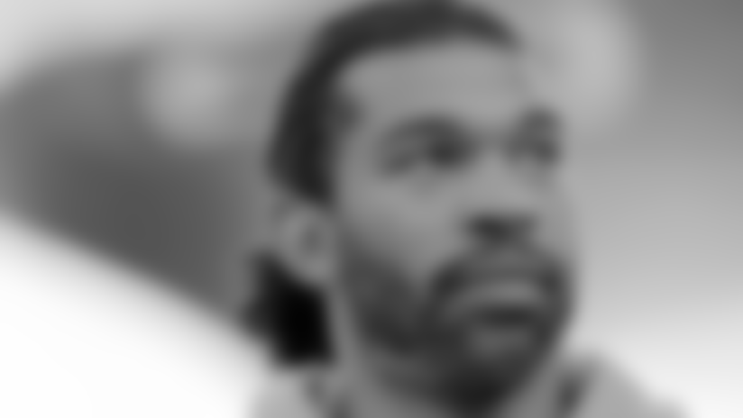 Julius Peppers pens "thank-you" note to coaches, teammates, fans