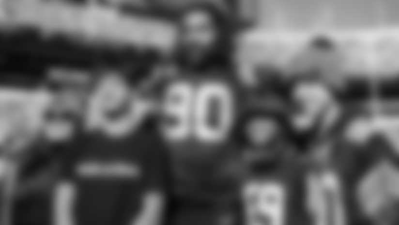 Julius Peppers creates unforgettable Christmas for young fan displaced by Hurricane Florence
