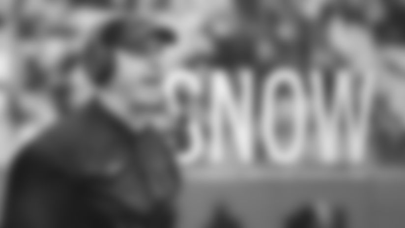 Panthers hire Phil Snow as defensive coordinator