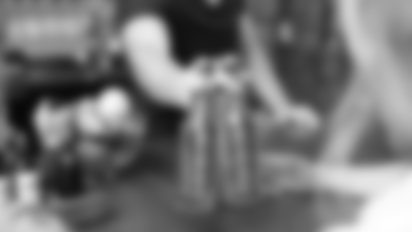 bartender_serving_chillsner_beers.jpg
