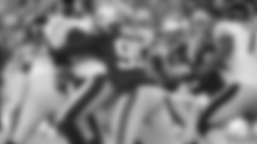 500x305-20131103-jones-sack.jpg