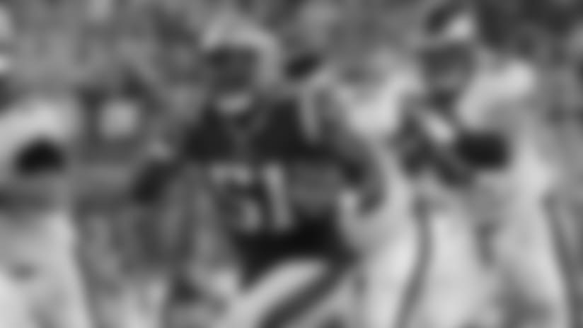 Can't-Miss Play: Bentley scoops fumble and scores