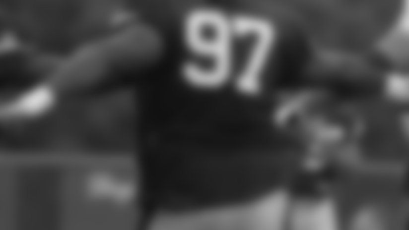 brace_wilfork_8717.jpg