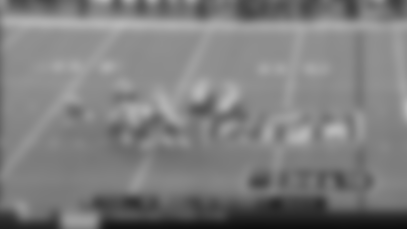 Brady throws darting sideline pass to Gordon