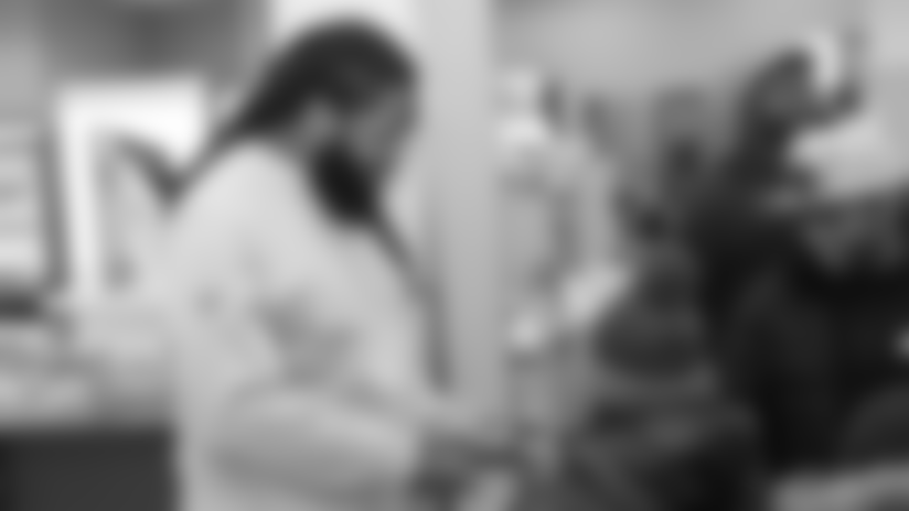 Adrian Clayborn takes local dads, kids shopping for the holidays
