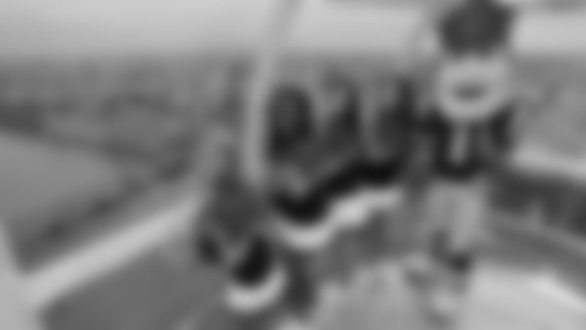 500x305-20121116-cheer-2.jpg