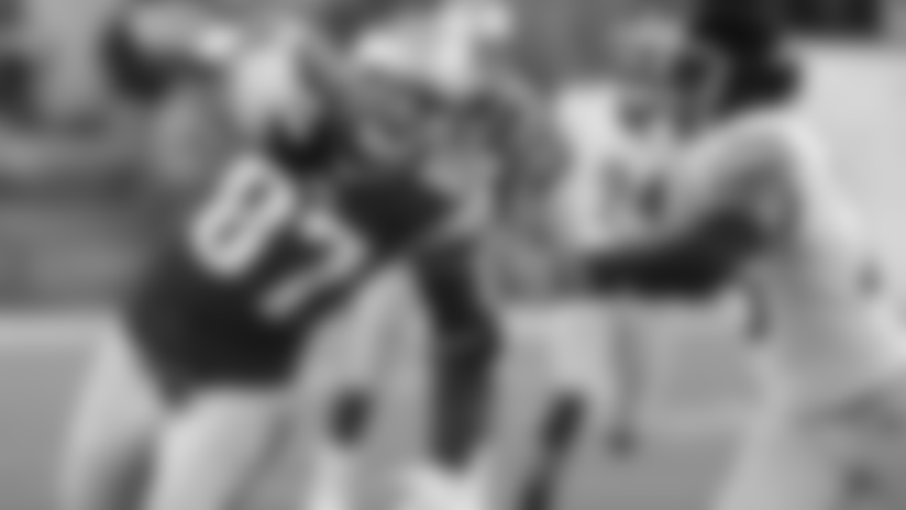 500x305-20131103-gronkowski2.jpg