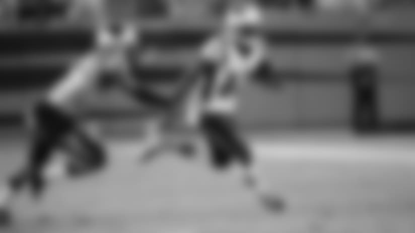 Highlight: Brady connects with Dorsett for a 16-yard gain
