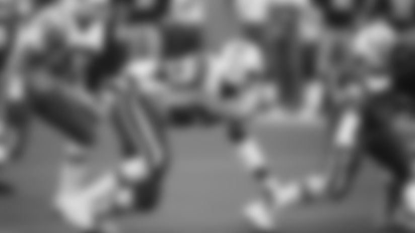 Patriots defensive end Garin Veris (60).