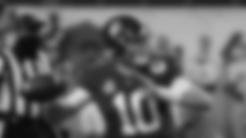 Alabama quarterback Mac Jones (10).