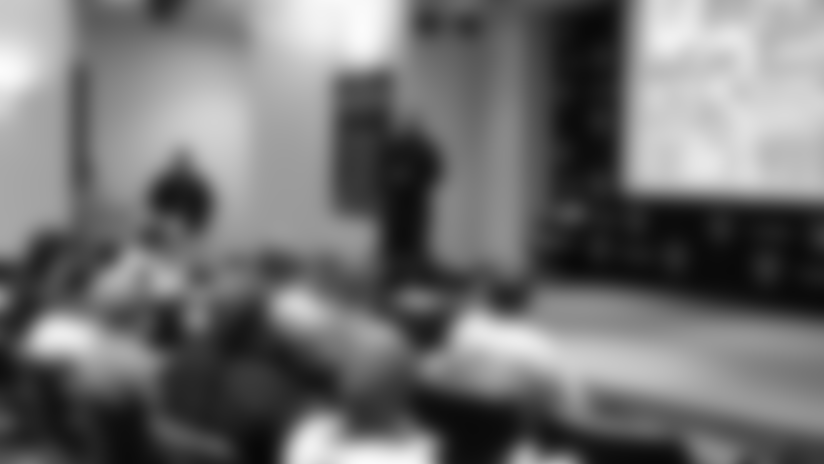082113-headsup-story2.jpg