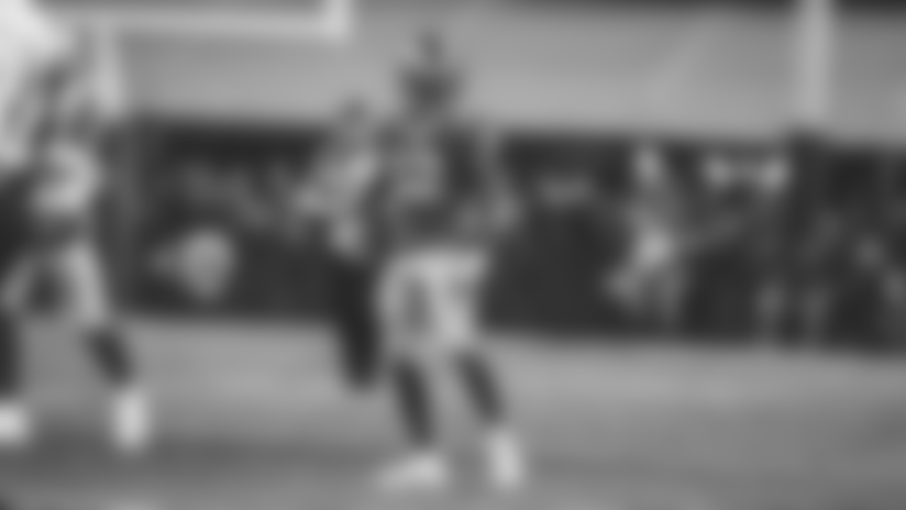 Goff shows incredible touch on 21-yard DIME to Cooks