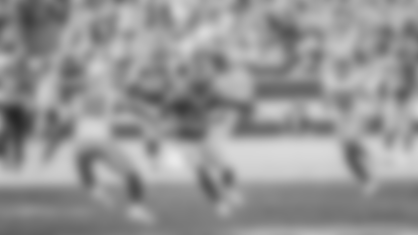 Cooks sheds tacklers for 18-yard TD