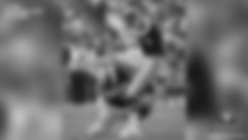 Although known for his accurate kicks and ability to come through in clutch situations, Mike Lansford’s success with the Rams didn’t come without its fair share of obstacles and setbacks.