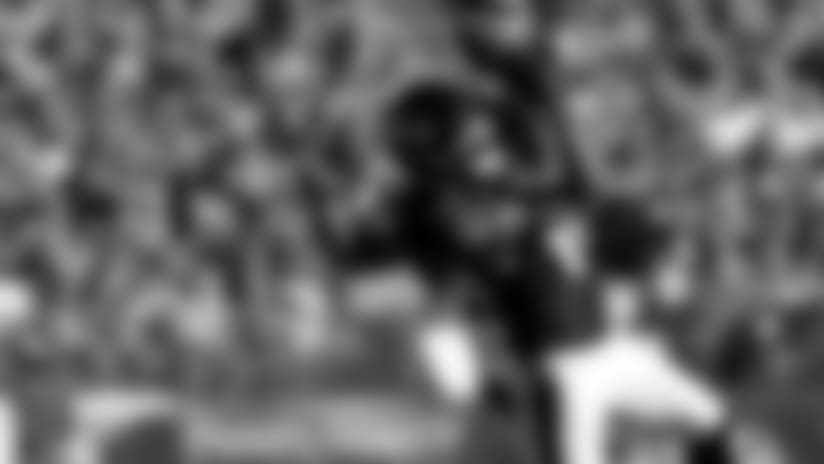 Skycam: Chris Moore Climbs Ladder for 30-Yard Catch