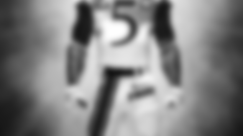 06_LFW_Uniforms_B_instory.jpg