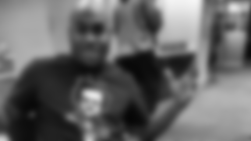 27_LFW_SteveSmithCake_instory.jpg
