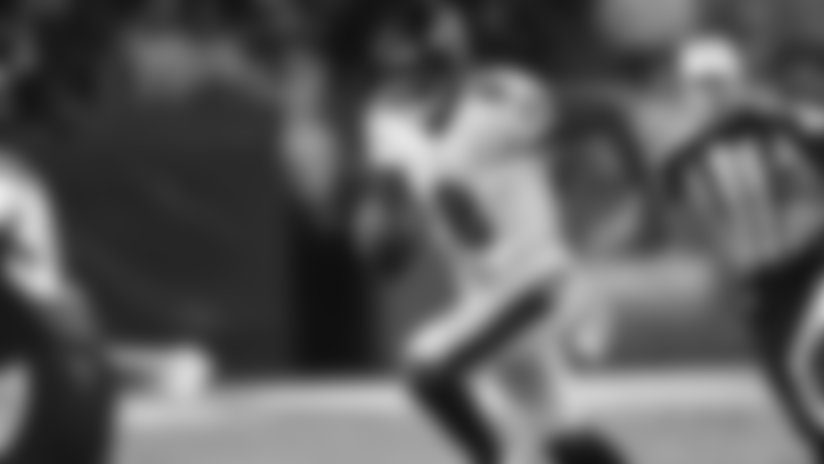 Highlight: Lamar Jackson Shakes Off Joey Bosa, Delivers Pass