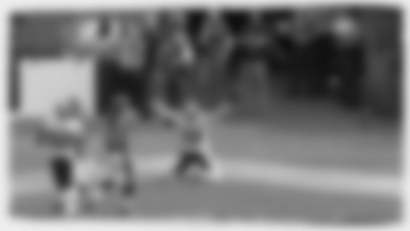 Washington Redskins Defensive Back DeAngelo Hall Ties NFL Record With Four-Interception Game