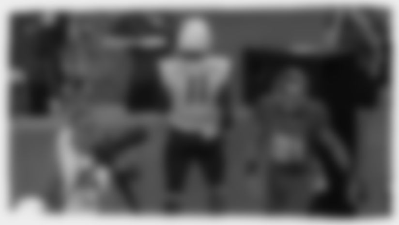 Santana Moss Gives Antonio Gandy-Golden Rookie Advice