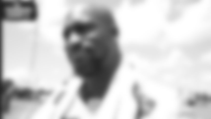 Vernon Davis on Alex Smith: "He's Tremendous"