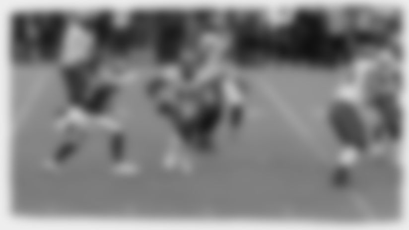 Wentz Can't Escape Skins' D On HUGE Strip-Sack